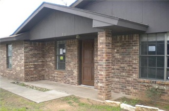 701 E Commerce St, Henrietta, TX 76365 
