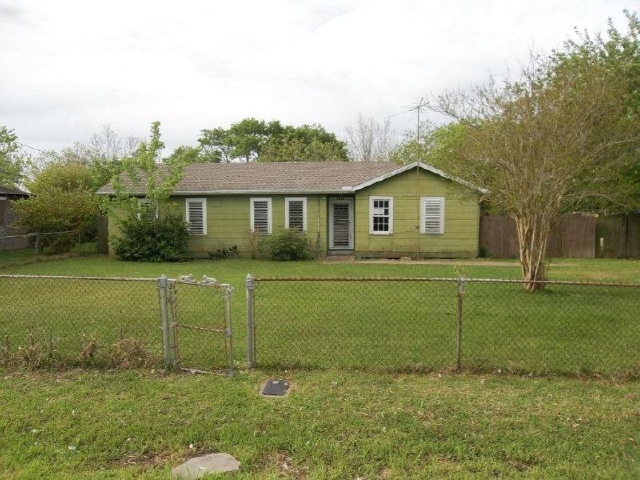 3901 Mckinney Ext, La Marque, TX 77568 
