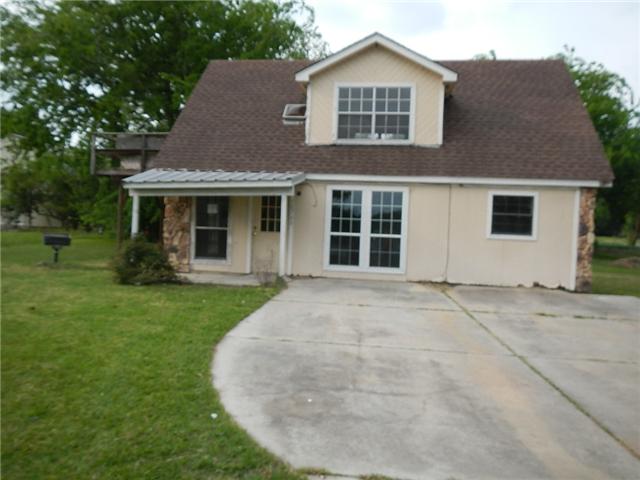 10740 N Lake Dr, Willis, TX 77318 