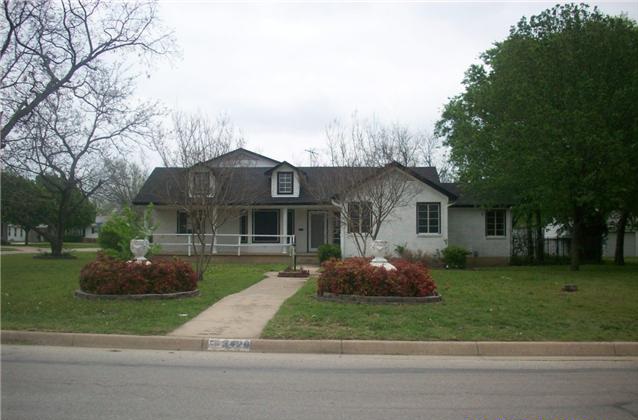3428 Meadow Oaks Dr, Haltom City, TX 76117 