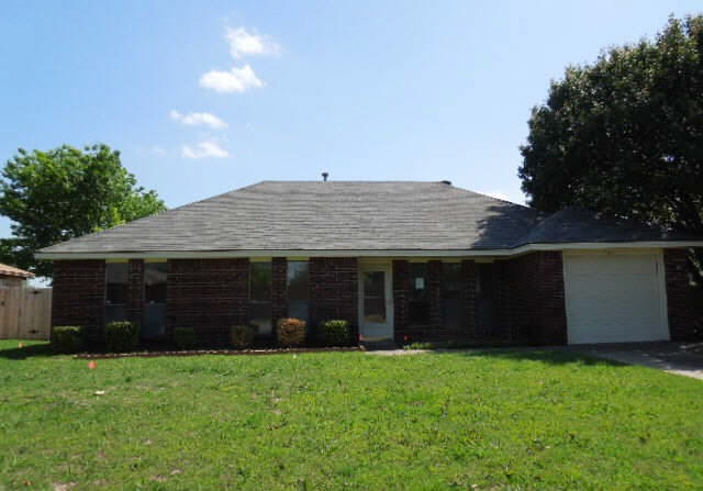 124 Mesa Drive, Glenn Heights, TX 75154 