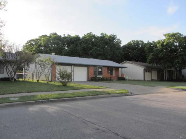 404 Vivion Street, Irving, TX 75060 