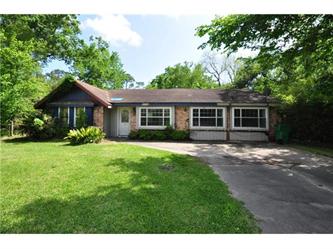 12251 Pine Ln, Dickinson, TX 77539 