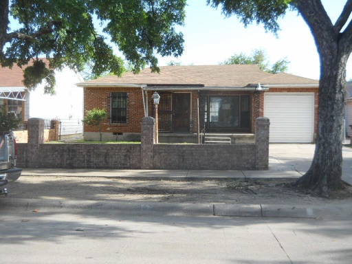1217 W Dickson St, Fort Worth, TX 76110 