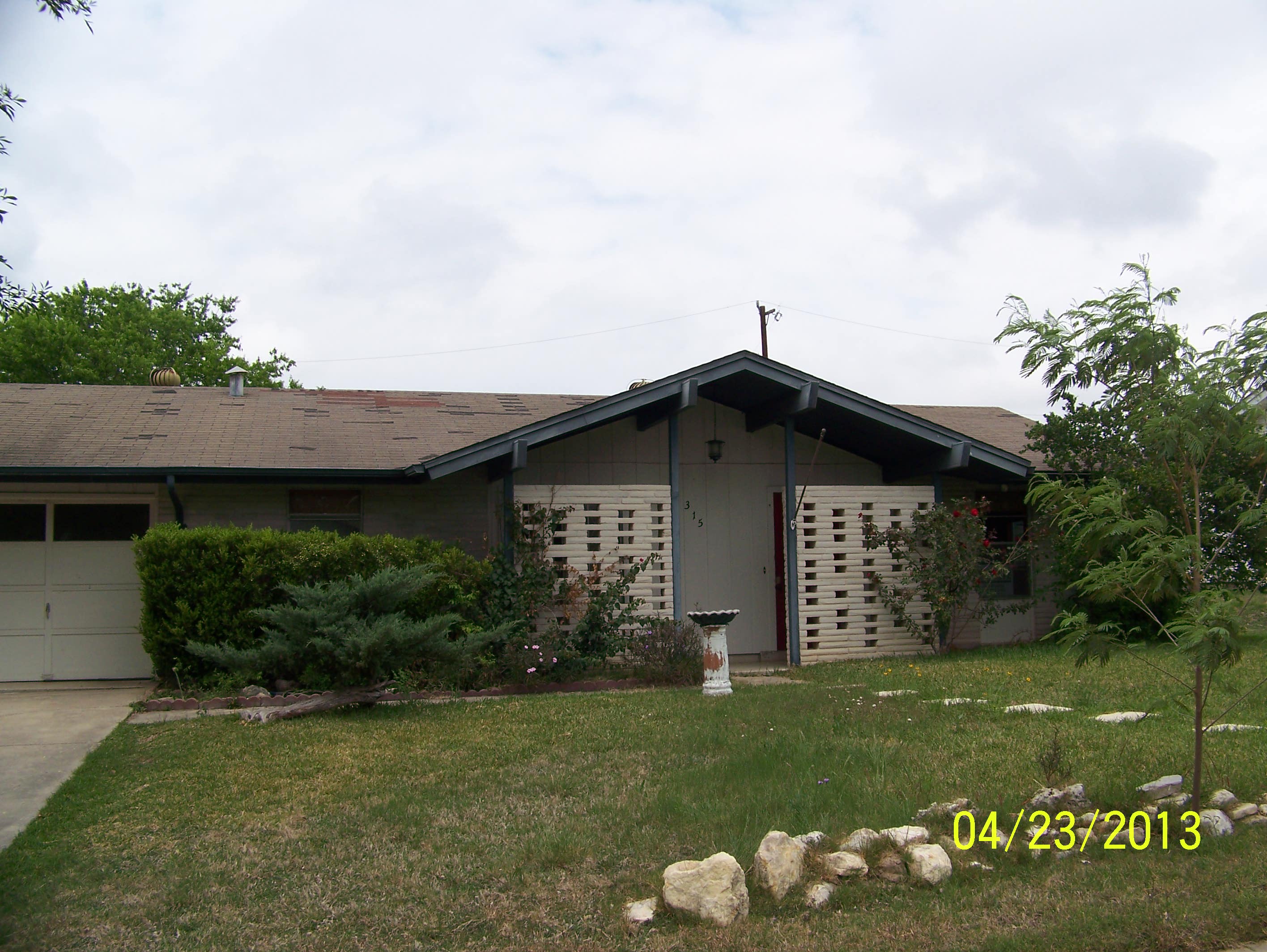 315 Threadneedle Ln, San Antonio, TX 78227 