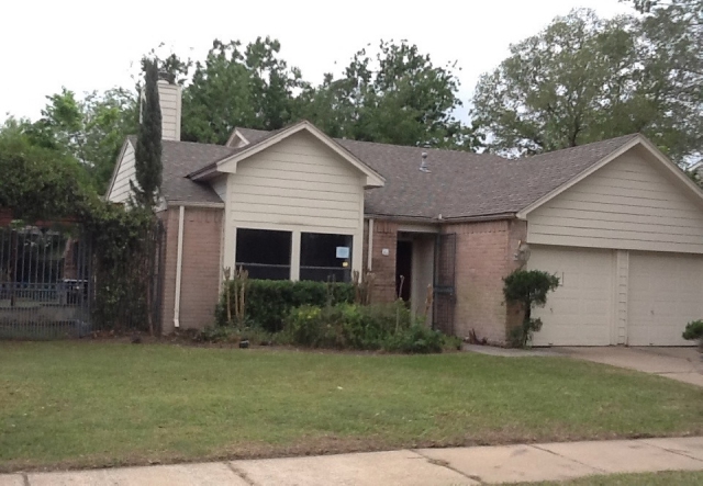 11823 Wood Hollow Ln, Houston, TX 77043 