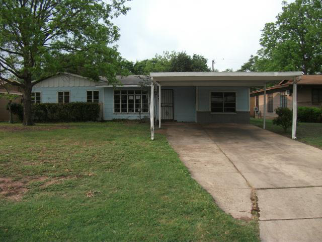 312 Leonidas Dr, San Antonio, TX 78220 