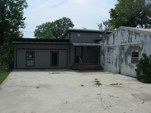 40 Eastwood, Fentress, TX 78622 