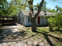 1211 9th St, Huntsville, TX 77320 