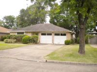 922 Overland Street, Stafford, TX 77477 