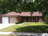 2301 Holly Dr, Euless, TX 76039 