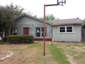 709 Odell St, Cleburne, TX 76031 
