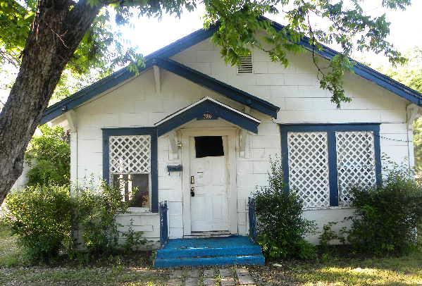 2106 Lyle Ave, Waco, TX 76708 
