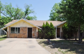 1817 Windsor Ct, Arlington, TX 76012 