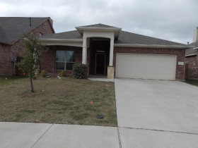 636 Hidden Dale Dr, Fort Worth, TX 76140 