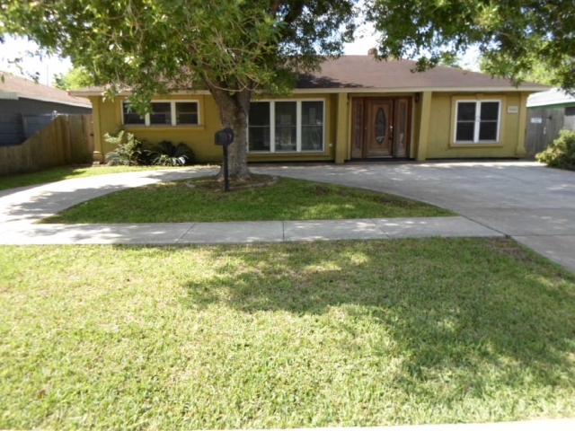 838 Roper St, Houston, TX 77034 