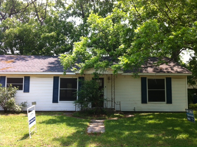 217 South Prairie Street, Pilot Point, TX 76258 