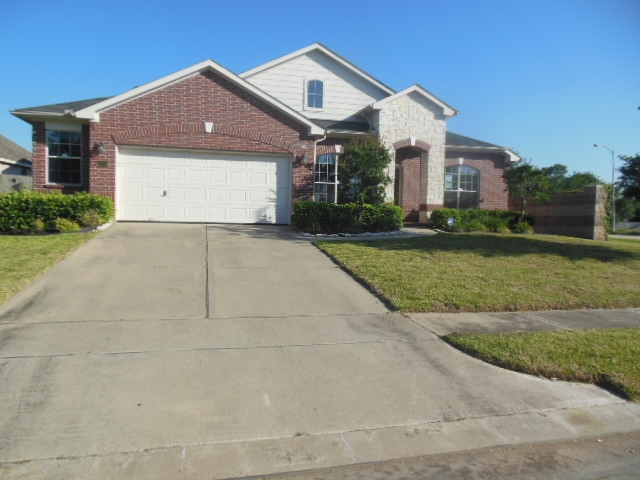 13723 Saxony Dr, Sugar Land, TX 77498 