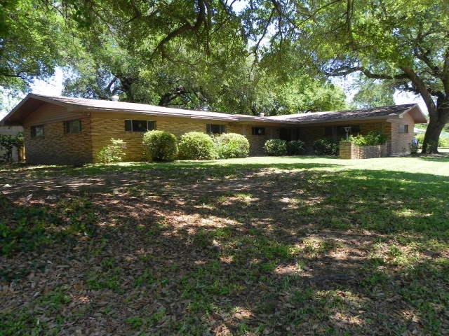 520 N 17th Street, Nederland, TX 77627 