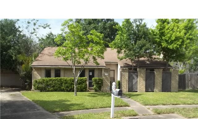 827 Bradwell Dr, Houston, TX 77062 