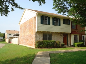 91 W Mountain Creek Dr, Grand Prairie, TX 75052 