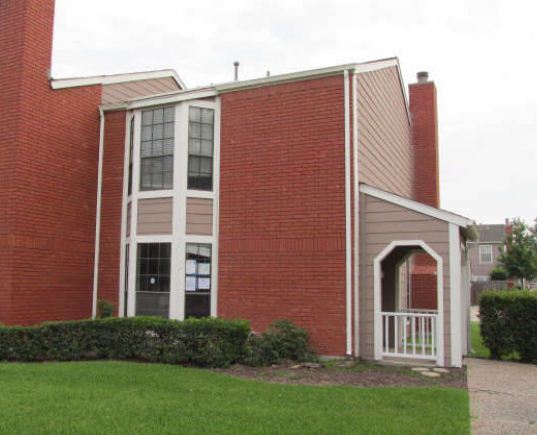17309 Saturn Ln, Houston, TX 77058 
