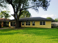 4820 Sue Ave, Groves, TX 77619 