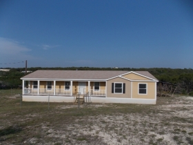 717 Meadow Creek Ct, Cleburne, TX 76033 