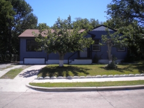 2909 Canberra Court, Fort Worth, TX 76105 