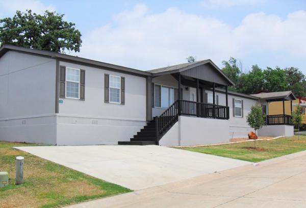 Falling Leaf Ln, Euless, TX 76040 