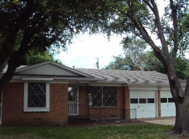 900 South Andrews Ave, Sherman, TX 75090 