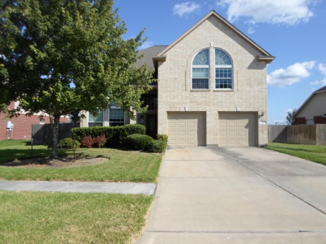 1307 N Teal Estates Cir, Fresno, TX 77545 