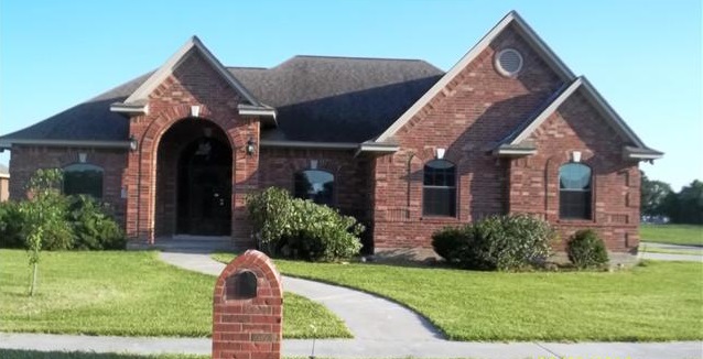 27 Texian Trl N, Angleton, TX 77515 