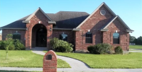 27 Texian Trl N, Angleton, TX 77515 