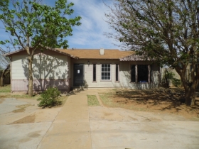 1303 N Atkins St, Brownfield, TX 79316 
