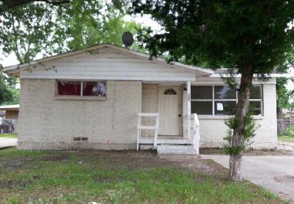 305 E Miller Rd, Garland, TX 75041 