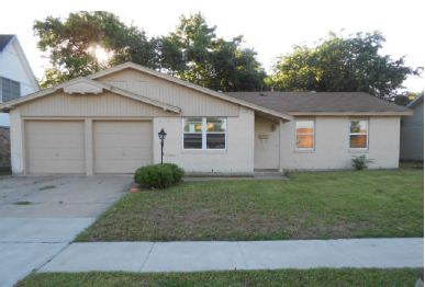 212 N Bullock Dr, Garland, TX 75042 