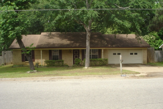 906 Corey Dr, Whitehouse, TX 75791 