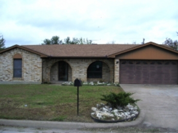 110 Alamo St, Waxahachie, TX 75165 