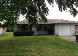 2043 Owens Ave, Groves, TX 77619 