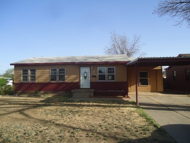 2001 West 20th Street, Plainview, TX 79072 