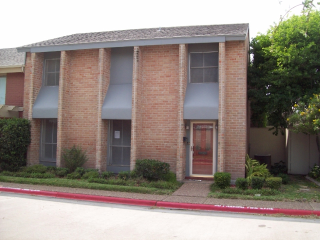 4 Rock Creek Dr, Corpus Christi, TX 78412 