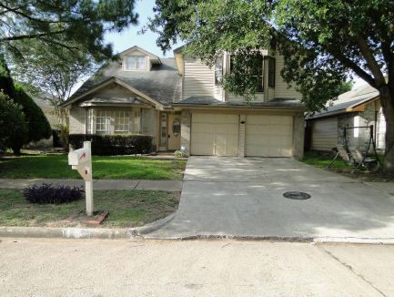 16046 Mission Villa Dr, Houston, TX 77083 