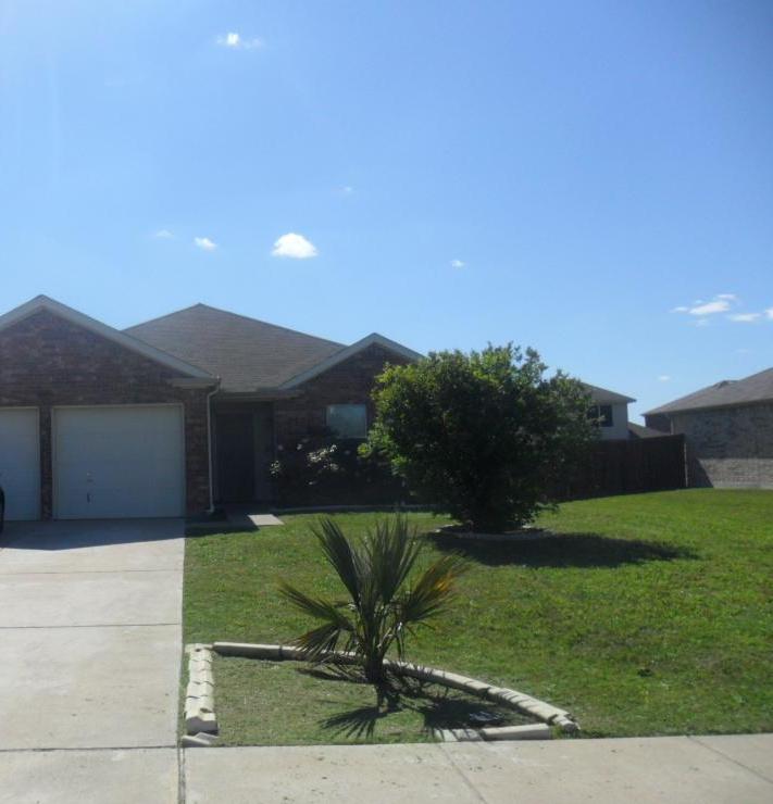 1613 Wavecrest Dr, Glenn Heights, TX 75154 