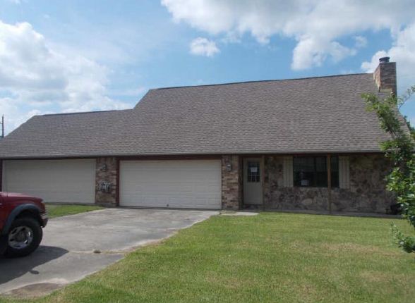9290 Stonewood Dr, Orange, TX 77630 