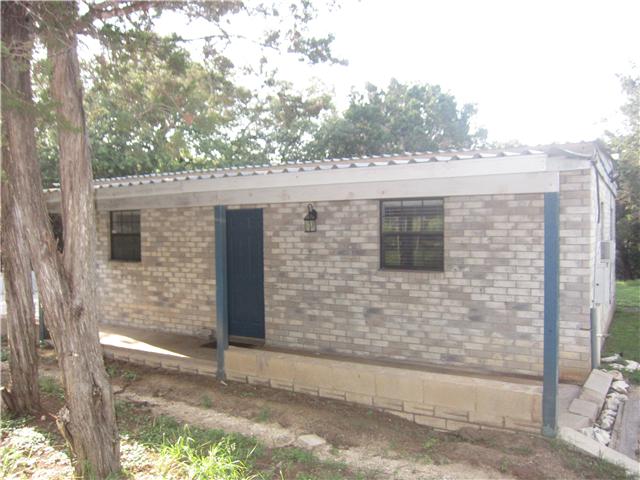 750 21st St W, Lakehills, TX 78063 