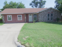 930 Stratford Dr, Grand Prairie, TX 75051 