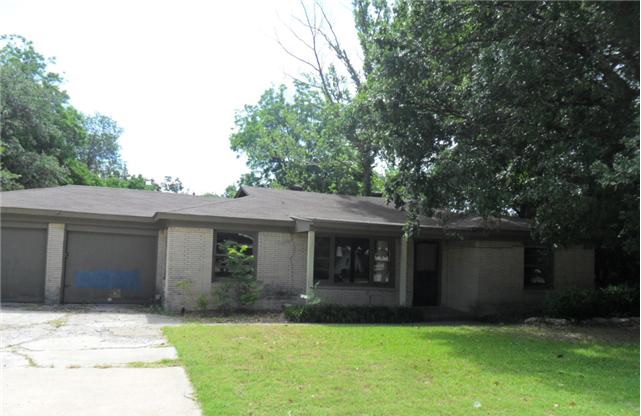 1115 Warden Street, Benbrook, TX 76126 