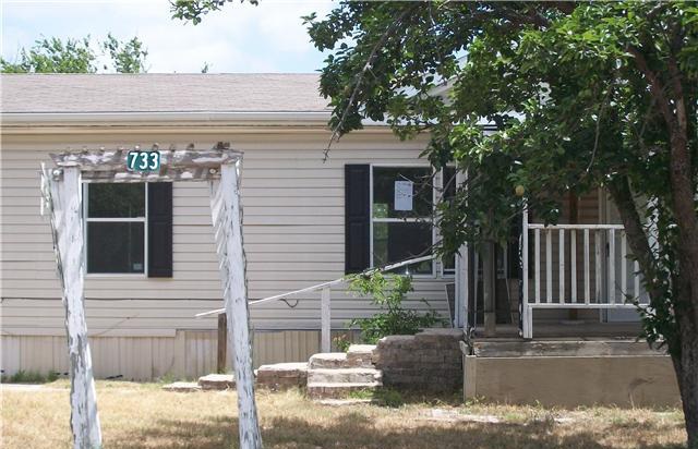 733 E Ham Ave, De Leon, TX 76444 