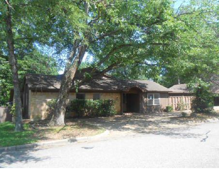 815 Johnson Woods Dr, Paris, TX 75460 